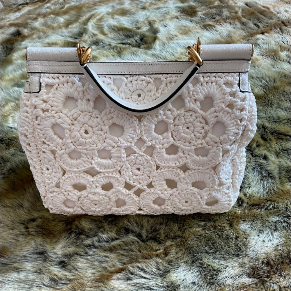 Dolce & Gabbana
Crocheted Sicily bag - Picture 5 of 16